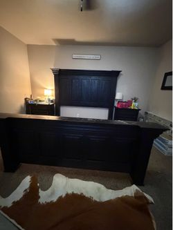 King headboard, footboard and nightstands