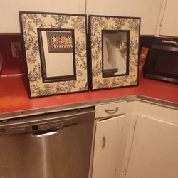 2 Mirrors