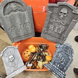 Halloween Tote 4 Tombstones , Path Lights , Pumpkin , 50 Foot New Banner
