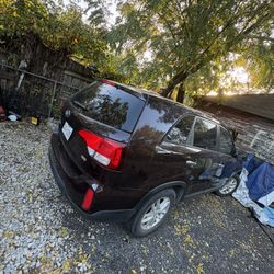 KIA SORENTO 2014 En Buen Estado 165mil Millas 