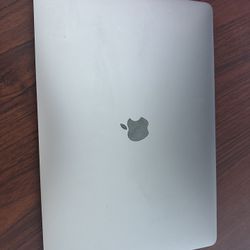 MacBook Pro 2.6GB 15” Intel Core i7 16GB 500GB