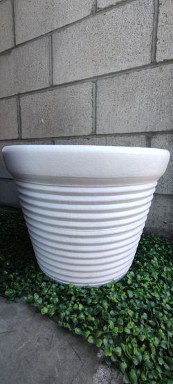 Terracotta 8 gallon planters 2 for $60 FREE DELIVERY IN SD