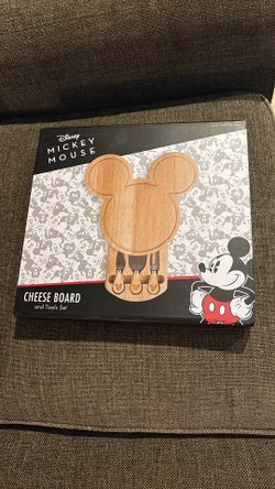 Mickey Mouse Cheese Board And Tool Set