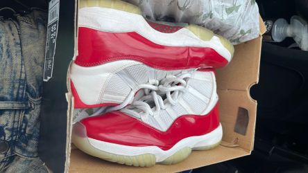 Jordan 11s size 9.5