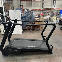 MATRIX S DRIVE TREADMILL IN GREAT CONDITION!! IN STOCK NOW!!!