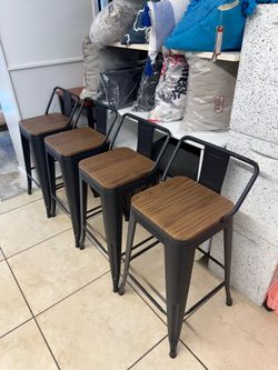 Discounted Barstools Set(4) 24”