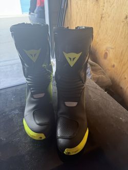 Dainese Motorcycle Boots / Full Metal 6 Gloves