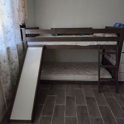 Bunk bed
