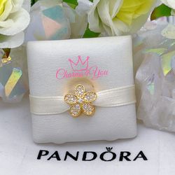Adorable Charm 925 silver for Pandora moments bracelet.