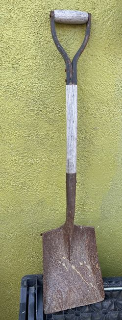 Short square shovel 