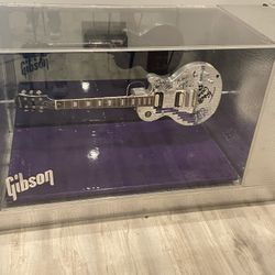 Rotating Electric Guitar Display Case