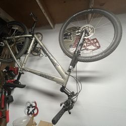 Hardrock Pro Specialized (mountain Bike)