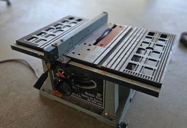 10" Delta Bench Saw