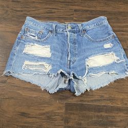 re Levi's Women's 501 Original Shorts Size 28