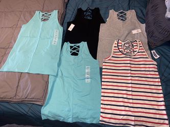 5 Old Navy Girl’s Sleeveless Shirts In Size 10-12-NEW