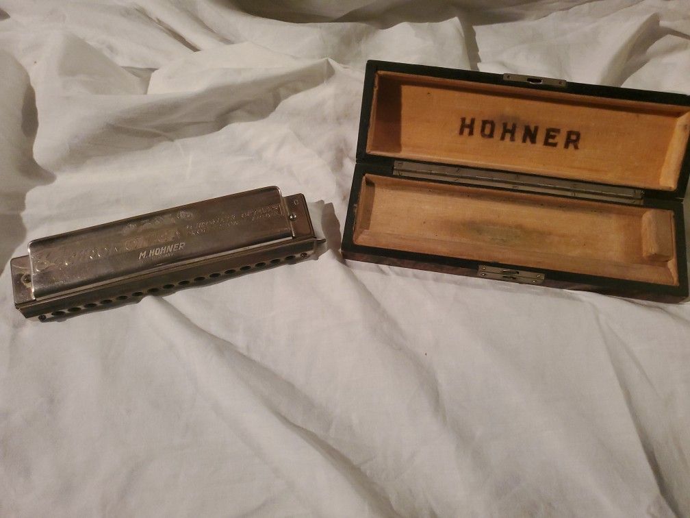 64 Chromatic M Hohner Profesional Model