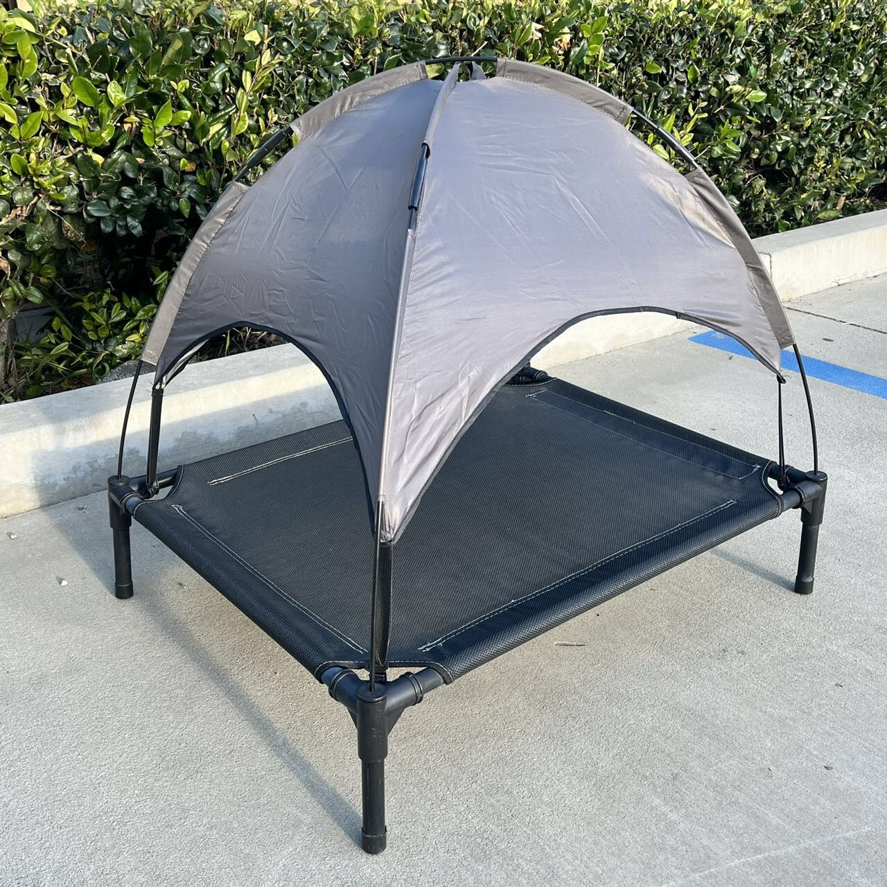 New In Box 30x25x30 Inches Tall Black And Gray Elevated Dog Cat Pet Cot Elevated Bed With Canopy Sun Shade