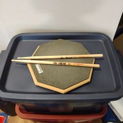 Evans Practice Pad & 5A Sticks 