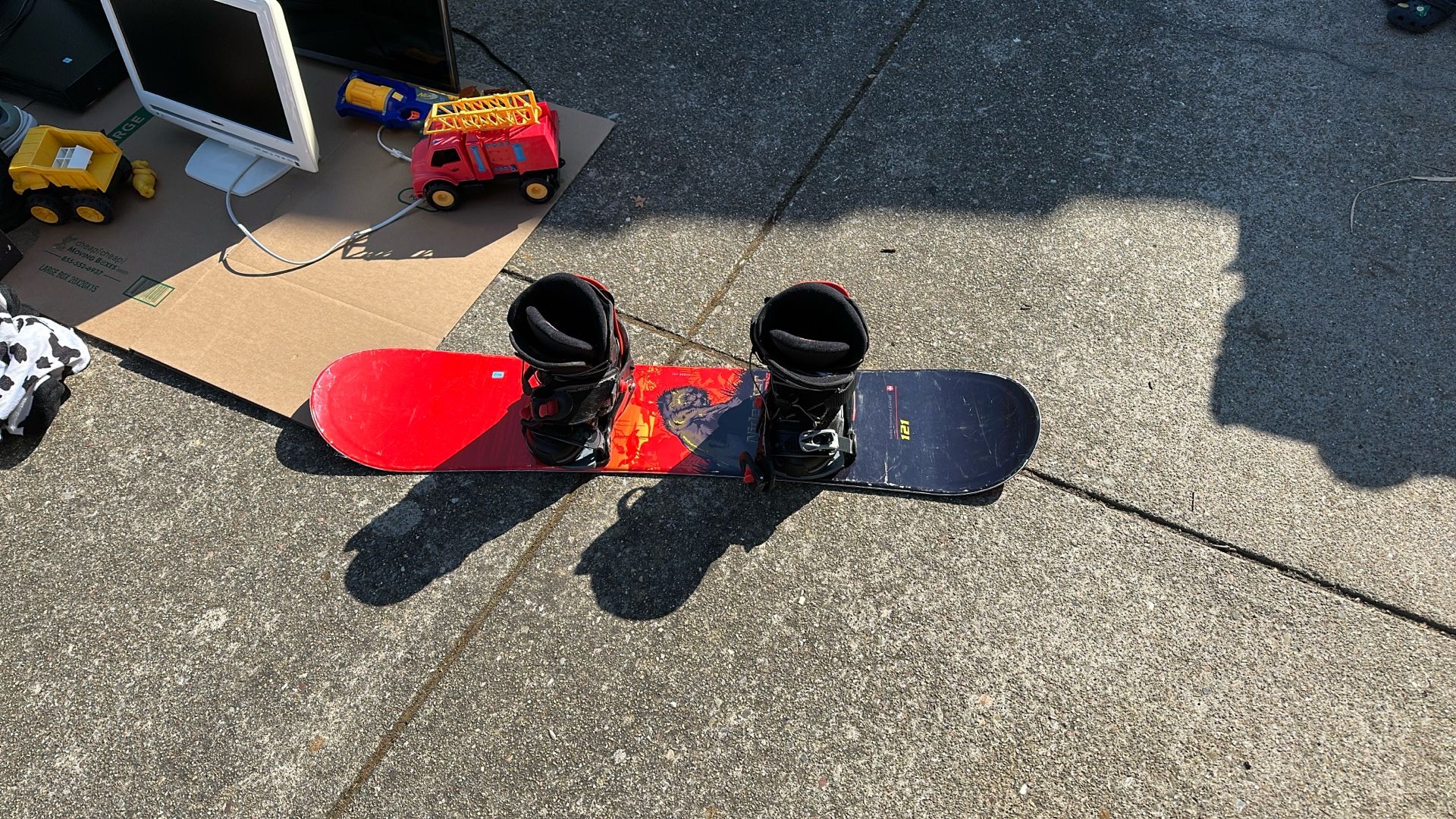 Youth SnowBoard And Boots 121