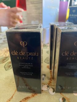 Clé de Peau Beauté Concealer