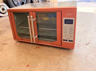 Oster Toaster Oven Rose Gold Color  MODEL:TSSTTVFDDG-CC-035 WORKS PERFECTLY