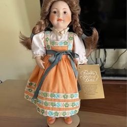 Vintage porcelain Brinns by musical doll. Plays “It’s a small world”