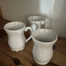3 COFFEE CUPS PRINCESS HOUSE PICK UP TODAY