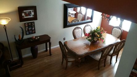 Beautyfull Formal Dinning Set