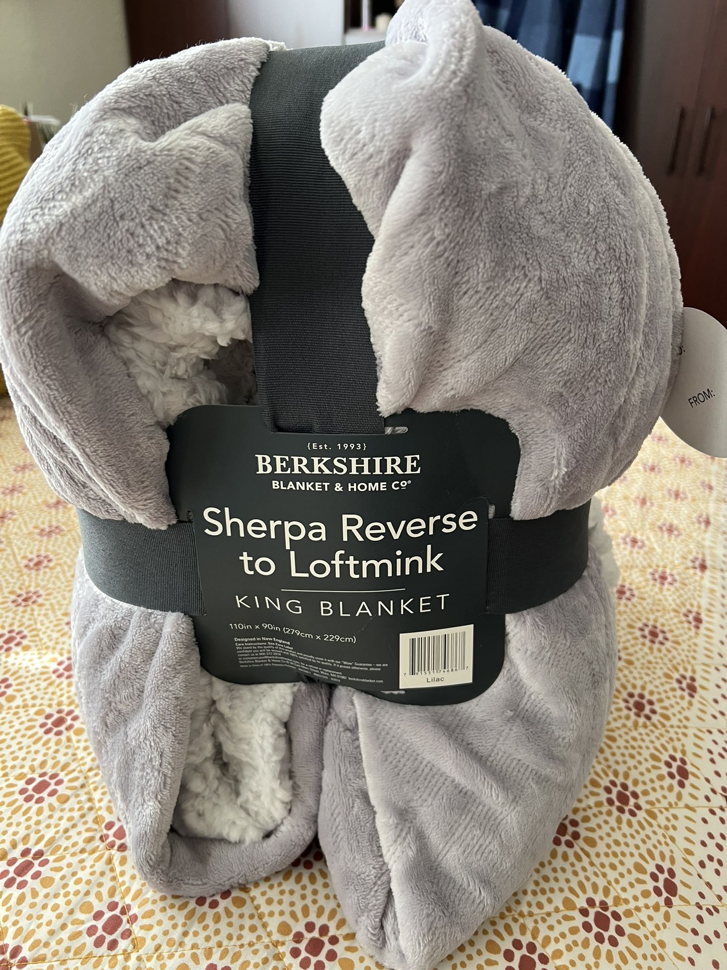 King Berkshire 110 X 90 Puffy Sherpa Blanket Lila . Reversible White on one side Lilac on the other. Made By Berkshire the softest