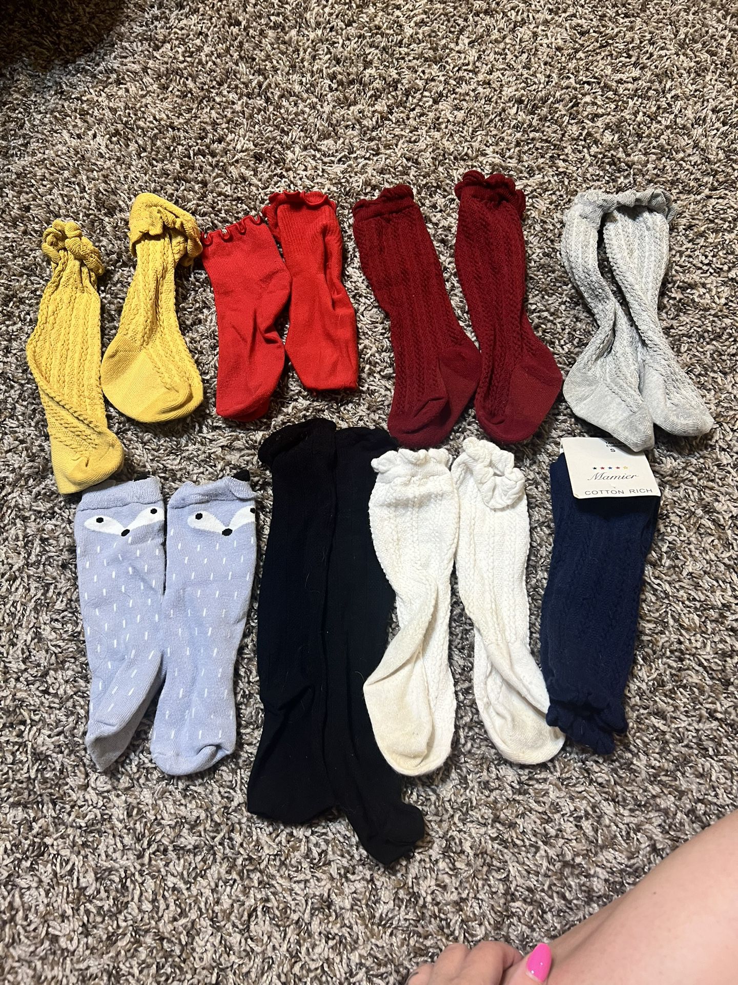 Girl’s knee high socks bundle. Fits Size 6-10 in shoe