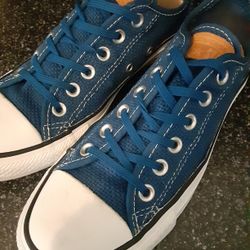 Converse womens 7 Great Condition 