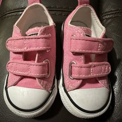 Pink Converse toddler Size 4c 