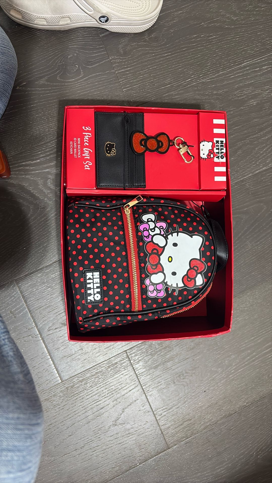 Hello Kitty 3 pc set 35$