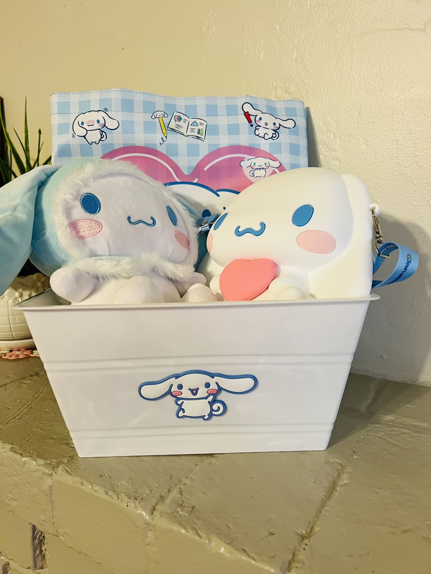 Cinnamon Roll Gift Basket