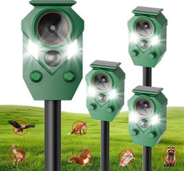 Brand new Solar Powered Ultrasonic Animal Repeller with Motion & LED Strobe Lights, 4Pack