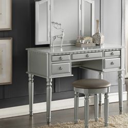Golden/ silver vanity with tri fold mirror with stool (clear wrapper still on)