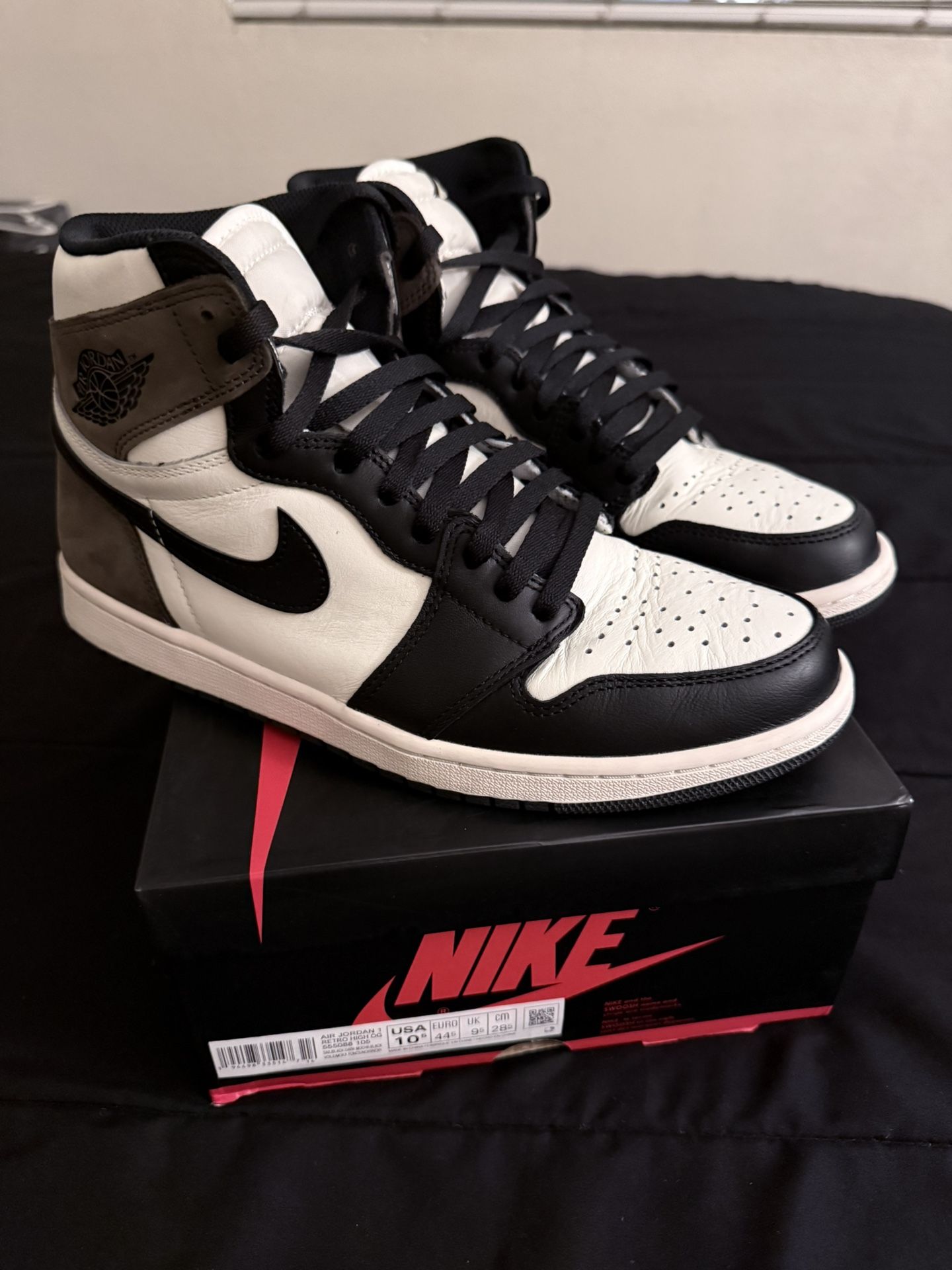 Jordan 1 Retro High OG - Mochas