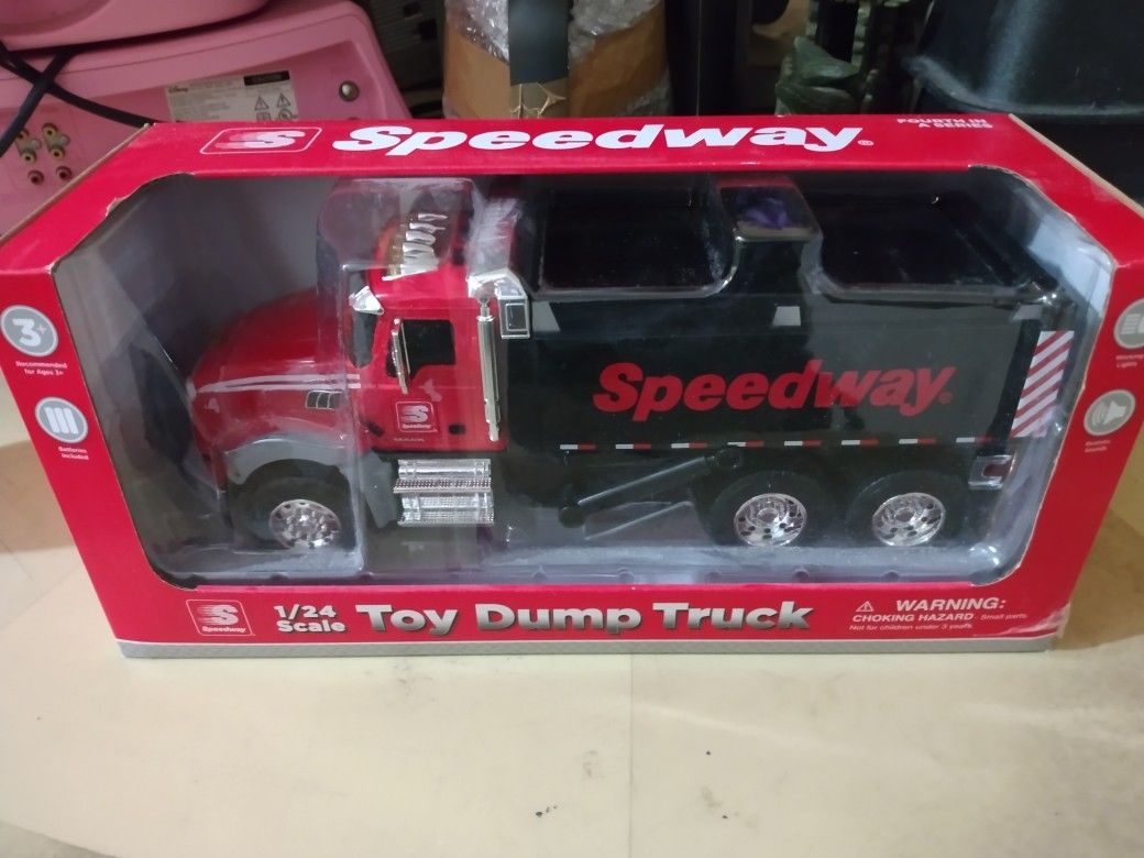 Speedway Gas Station Toy Dump Truck 1/24 Scale With Lights And Sounds