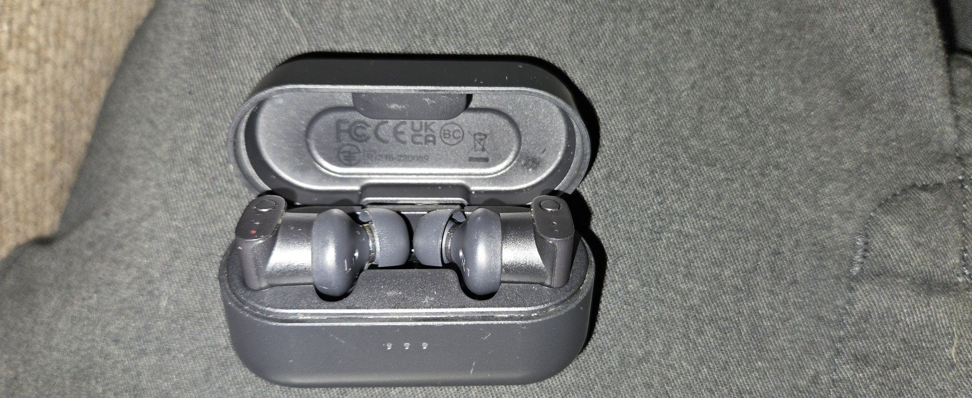 STATUS AUDIO BETWEEN 3ANCT Triple DriverNoise Cancelling Wireless Earbuds & Case