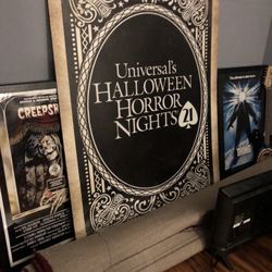 HALLOWEEN HORROR NIGHTS PARK ENTRANCE SIGN