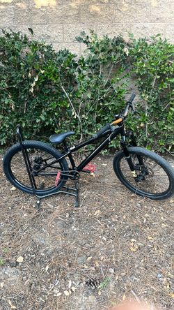 GT La Bomba Dirt Jumper 24