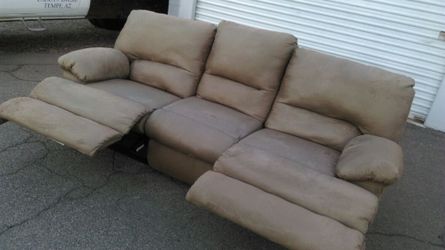 Plush Reclining Sofa! Free Delivery