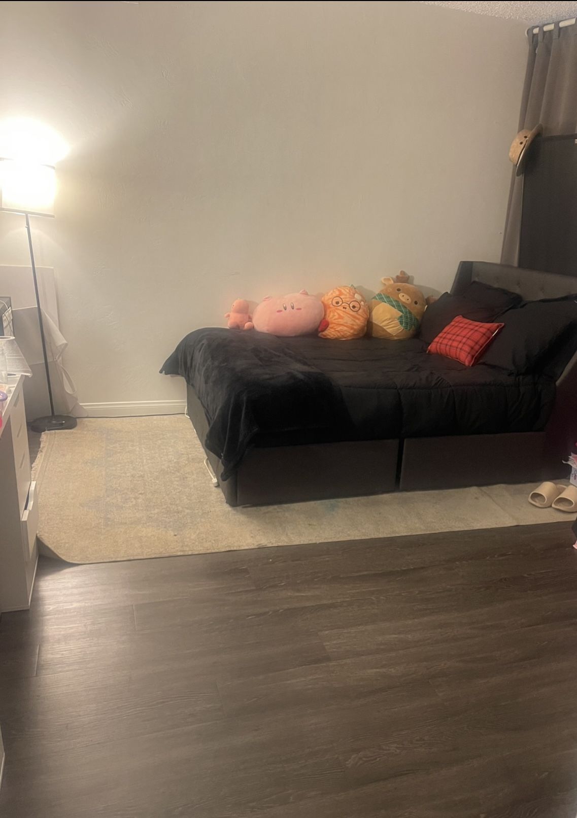 Rent room.