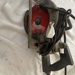 Skil Saw Wood Cutting Machine