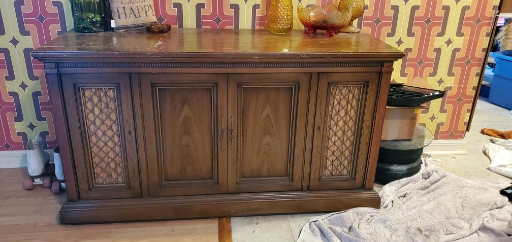 Vintage Mid-century Stereo Console Works! Magnavox