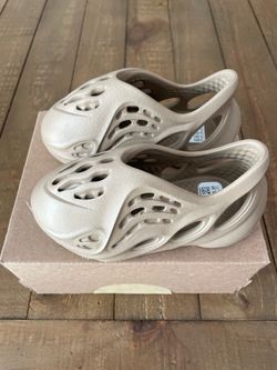 Adidas Yeezy Foam RNNR Mist Infants 6K