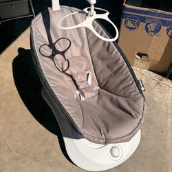 4moms MamaRoo Baby Swing / Infant Seat