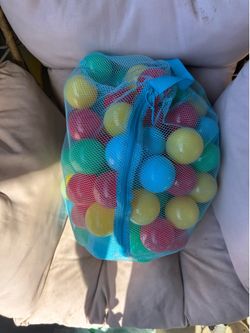 90 Ball Pit balls