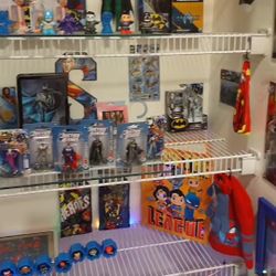 DC action Figures And Collectables 