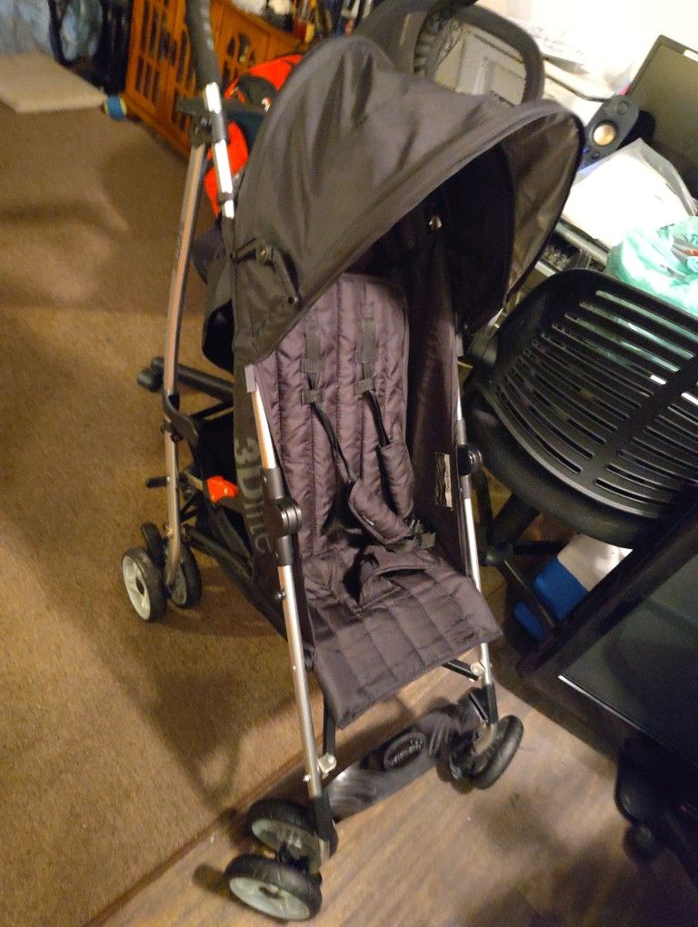 3 D Lite Baby Stroller For Sale $45.00 Good Condition Sale 